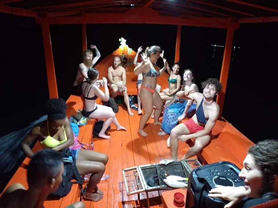 Hostel Lucky Sun Saracen Bay Koh Rong Sanloem Exterior foto
