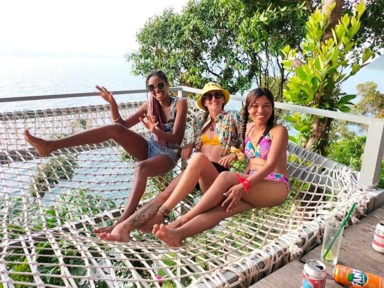 Hostel Lucky Sun Saracen Bay Koh Rong Sanloem Exterior foto
