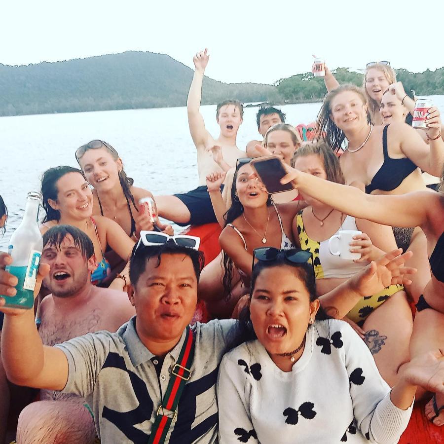 Hostel Lucky Sun Saracen Bay Koh Rong Sanloem Exterior foto