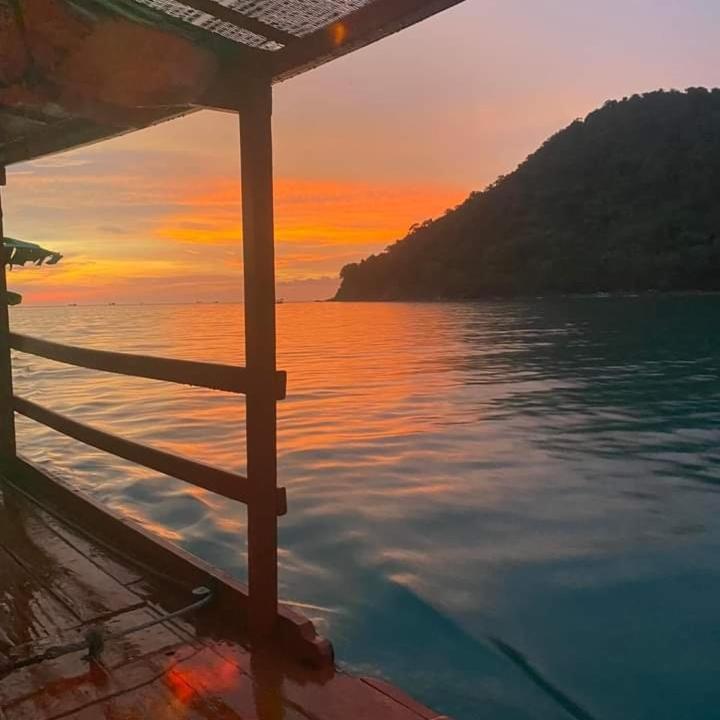Hostel Lucky Sun Saracen Bay Koh Rong Sanloem Exterior foto