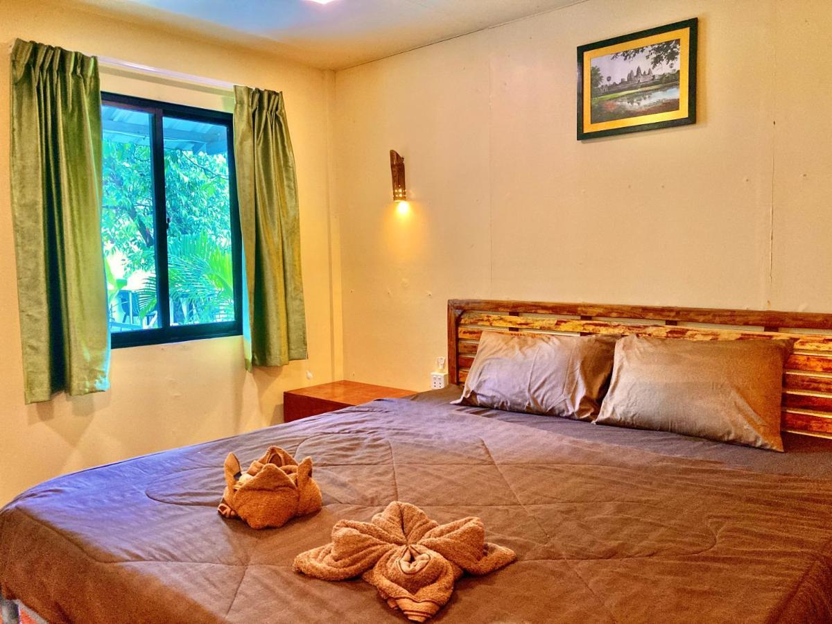 Hostel Lucky Sun Saracen Bay Koh Rong Sanloem Exterior foto